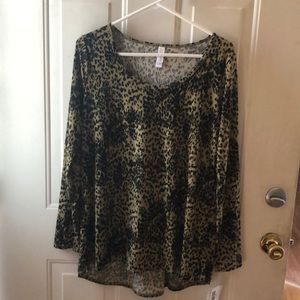 NWT LuLaRoe long sleeved Lynnae blouse